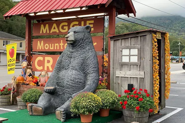 Maggie Mountaineer Crafts